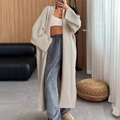 Langer beiger Strickmantel für Damen mit lockerer Passform und weichem Herbststoff - S / Aprikose