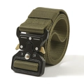 Cintura tattica in nylon verde militare con fibbia in metallo a sgancio rapido su sfondo bianco - Verde Militare