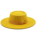 Cappello boater in lana giallo acceso con nastro arancione scuro e fiocco chic - M (56-58cm) / Giallo