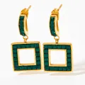 Orecchini quadrati in oro stile francese con cristalli verde smeraldo e design geometrico - Stile Zirconia Verde (KDE611)