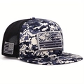 Detail der digitalen Camouflage-Trucker-Kappe mit Mesh-Rücken und US-Flaggen-Stickerei - Verstellbar / Schwarz