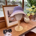 Γυναικείο ψάθινο καπέλο με μωβ διαβάθμιση και αναπνεύσιμη ύφανση για τον ήλιο - Ένα μέγεθος (με ρυθμιζόμενο κορδόνι) / Μωβ+Ροζ