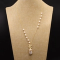 Collana di perle barocche con ciondolo a fiore dorato su una catena sottile - Collana di Perle con Bordo a Foglia Catena per Maglioni Argento Placcato Oro 18K-65cm