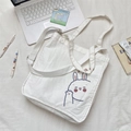 Dettaglio della stampa a coniglio su borsa tote in tela crema con tracolla regolabile - Coniglio Yeah (Spalla+Tracolla) Stile Grande