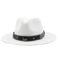 Detalle de sombrero panamá de paja blanca con banda negra y tachuelas metálicas vintage - M (56-58cm) / Blanco puro