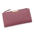 Cartera larga minimalista para mujer en rosa palo con placa dorada y cremallera - Rosa Rojo