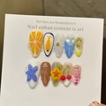 Sommer-Kunstnägel mit 3D-Orangen und Meerestieren auf weißer Displaykarte - XS / Medium Mandel