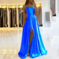 Elegantes, leuchtend blaues Satin-Abendkleid mit Spaghettiträgern und hohem Schlitz - S (US 2) / Blau