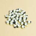 Gros plan de perles de 10mm en pâte polymère motif fruits pour bijoux DIY et artisanat - Avocat