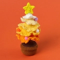 Handgehäkelter Weihnachtsbaum in Orange und Weiß mit Sternspitze als Deko - Orange
