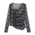 Completo donna in mesh a quadri con maglia a maniche lunghe e gonna asimmetrica - S / Solo Top