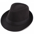 Vue détaillée du chapeau Fedora noir classique avec tissu en feutre et ruban décoratif - Taille Unique 58cm / Noir Uni