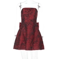 Elegantes trägerloses Jacquard-Minikleid in Rot-Schwarz mit seitlichem Schleifen-Detail - XS / Burgunderrot