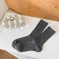 Dunkelgraue gerippte Socken mit weißem Spitzenbesatz im süßen Mädchen-Stil - Einheitsgröße / Dunkelgrau