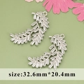 Pendentifs en forme de feuille avec placage argent et zircons cubiques taille baguette - Style Branche de Feuille en Zircone d'Argent (ME1808B)