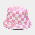 Detail of pink checkerboard sun hat with white daisy floral patterns and cotton texture - M (56-58cm) / Pink