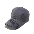 Dettaglio del cappello da baseball invecchiato con scritta PROGRESS e lavaggio stile retrò - M(56-58cm) / Grigio