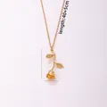 Elegante 3D rozenbloem hanger in geborsteld goud met een verstelbare fijne schakelketting - Gouden Roos