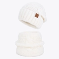 Set invernale da donna con berretto in maglia bianco crema e scaldacollo intrecciato - Bianco Crema