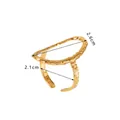 Verstellbarer goldener hohlgeometrischer Ring mit gehämmerter Oberflächenstruktur - Unregelmäßiger Ovaler Hohlgehämmert Stil / Gold