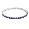 Bracciale tennis in argento con zirconi blu a taglio quadrato su sfondo bianco pulito - 19cm / Placcato Platino Blu Reale