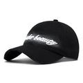 Gorra de béisbol negra lavada con bordado 3D beauty y detalle de borde desgastado - Negro (Bordado 3D)