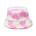 Detalle del patrón de corazón rosa en el sombrero de pescador de lana de cordero sintética - M (56-58cm) / Rosa