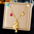 Collar de acero inoxidable dorado con colgante de caballito de mar y borla azul - Caballito de Mar Con Borla y Cuentas de Colores (N3472)