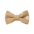 Detail of embroidered white daisies on a beige linen fabric bow hairpin for children - Ginger Yellow Embroidered Style (7)