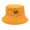 Dettaglio del cappello alla pescatora in cotone giallo con ricamo nero e tesa cucita - M (56-58cm) / Giallo
