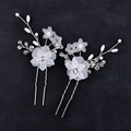 Set de dos horquillas de flores blancas mates con perlas y alambre de plata - Un Par de Palillos para el Cabello / Plateado