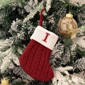 Calza natalizia rossa in maglia con risvolto bianco e lettera I ricamata sulla filiale - Calza con Lettera Rossa-I