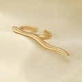Anello aperto geometrico minimalista con design a onde in finitura oro lucido - Onda Irregolare Oro (KC Oro N-130)