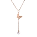 Collana a farfalla in oro rosa a forma di Y con ciondolo satinato e perla raffinata - Oro rosa