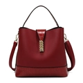 Borsa a secchiello bordeaux da donna con trama litchi e dettagli effetto coccodrillo - Rosso Vino Borsa Singola