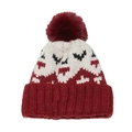 Detail van rode mohair gebreide muts met zwarte vleermuispatronen en grote pompon - M(56-58cm) / Bordeauxrood