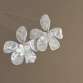Detail of vintage flower earrings with white marble texture and double-layered petals - 8# Marble Pattern Acrylic Double Layer Flower (HE15735)