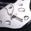 Collar de cruz para hombre en acero inoxidable plateado con grabado de mensaje - Plateado