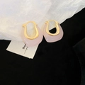 Pendientes de aro en U de resina rosa con cierre de metal dorado y diseño geométrico - Hebilla de Oreja de Resina en Forma de U Rosa