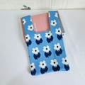 Cute sky blue knitted tote bag with abstract white and dark blue floral patterns - Floral Blue