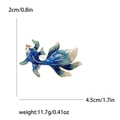 Spilla a forma di pesce rosso in smalto blu con larghezza 4,5 cm e peso 11,7 g su sfondo bianco - Blu