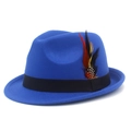 Detailansicht des königsblauen Wollfilzhutes mit eleganter Feder und Ripsband-Deko - Einheitsgröße(58cm) / Blau