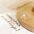Mini floral hair clips with transparent petals and white pearl centers in a pair set - 112 Champagne Pearl (1pc)