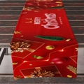 Feestelijke rode kersttafelloper met gouden patronen op een vintage houten tafel - 33*183cm / ZQ04-1 (Rode Achtergrond Gouden Print)