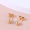 Eleganti orecchini a lobo a sfera dorata da 5 mm in stile minimalista da donna con finitura lucida - Oro