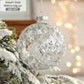 Boule de Noël en verre transparent avec motif à paillettes argentées, taille de 8x9cm - Style Losange Pailleté / 8cm