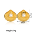 Detailed size specifications for gold shell earrings with white pearl and measurements - Shell Pearl Studs (E633-B)