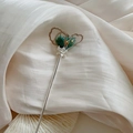 Elegant silver hair claw with golden heart motif and green bead detail on silk fabric - 142# Green Heart Flower Hair Stick