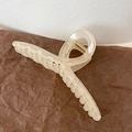 Elegante molletta per capelli grande in acrilico bianco latte con molla dorata - Incrocio Jelly 13cm Bianco Crema