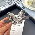 Eleganter Schmetterlings-Haarclip mit funkelnden silbernen und schwarzen Strasssteinen - Weiße Schmetterlings-Federklemme / Weiß